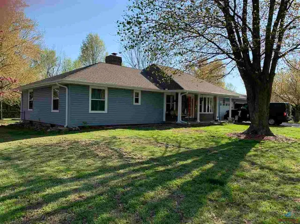 904 Harris St, Clinton, MO 64735