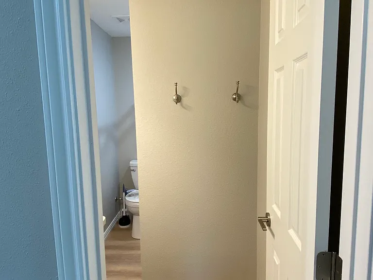 815 N Lydia St — Photo 25