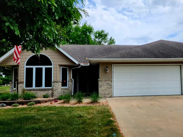2731 Campus Ln, Albert Lea, MN 56007