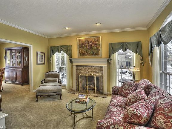 5th image of 21876 Woodfield Trl