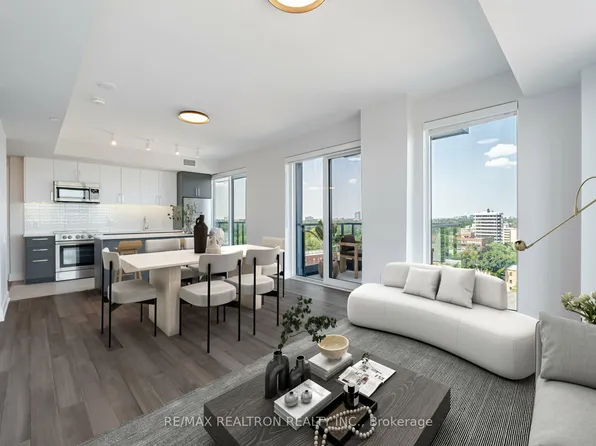 2525 Bathurst St, Toronto, ON