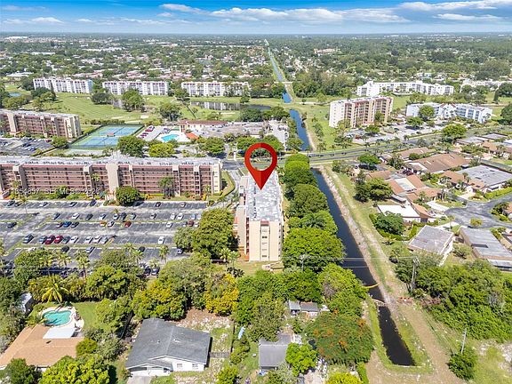 2nd image of 3524 Via Poinciana APT 302