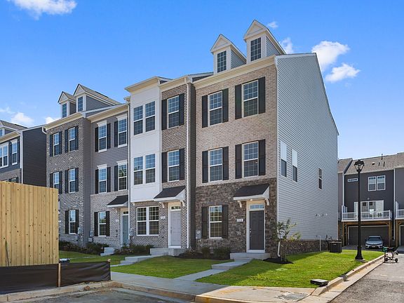 2nd image of 2518 Lanham Hill Cir
