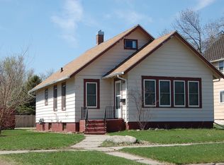 711 9th St, Worthington, MN 56187