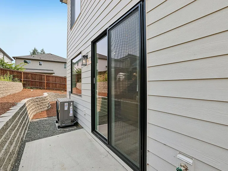 6807 NE 15th Ct — Photo 32