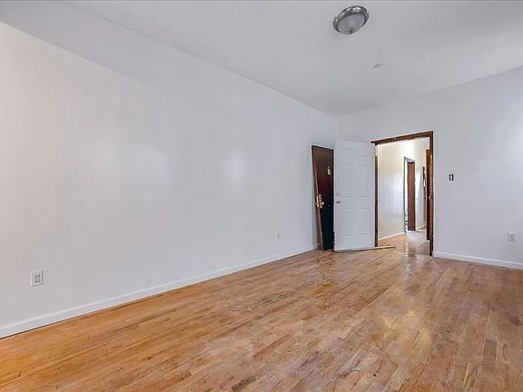 3rd image of 1130 Sherman Ave #5