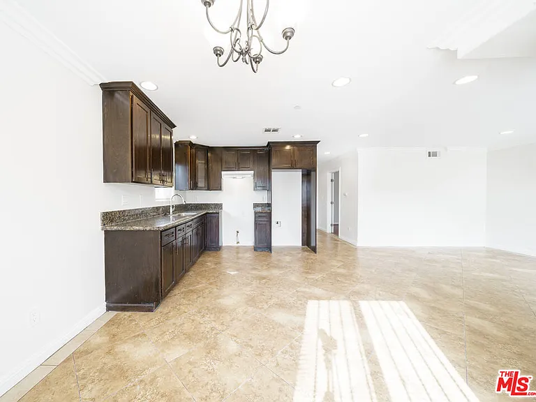 838 E 80th St #838 — Photo 14