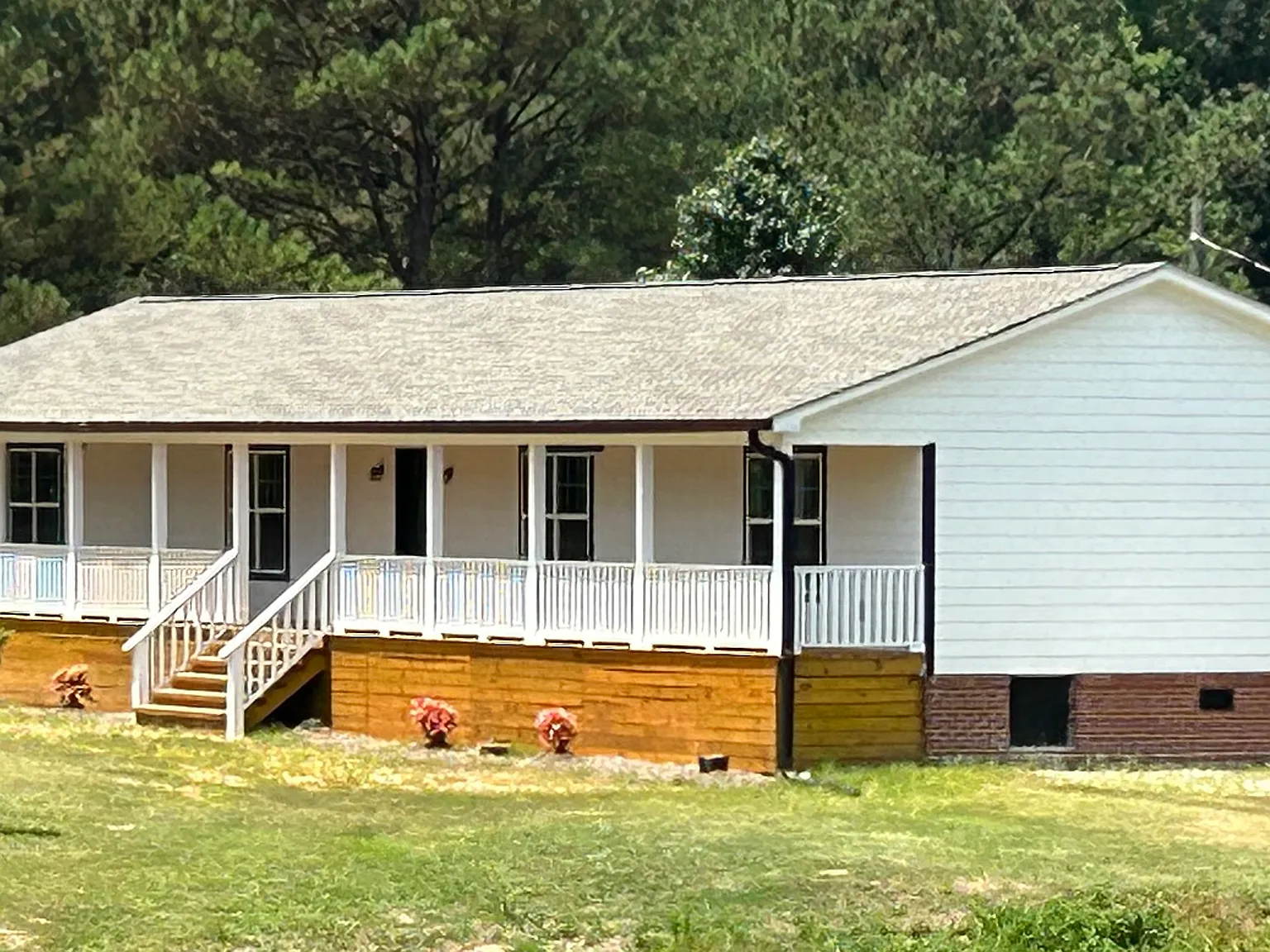 4 bed, 2083 sqft, $2,724 — Photo 2