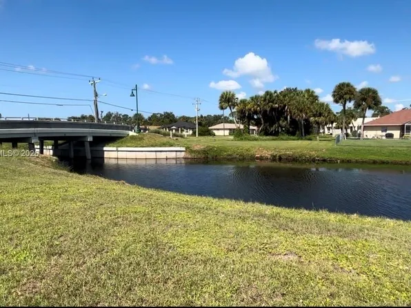 401 Rotonda Cir, Rotonda West, FL 33947