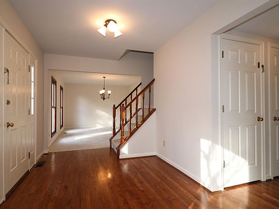4th image of 7644 Athenia Dr