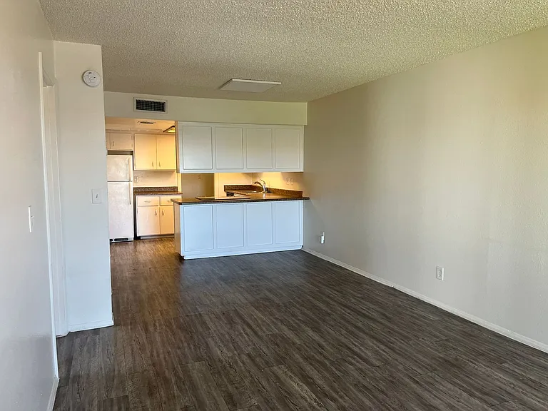 3034 E Cicero St #202 — Photo 4