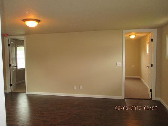 4th image of 11711 Vickery Ave E