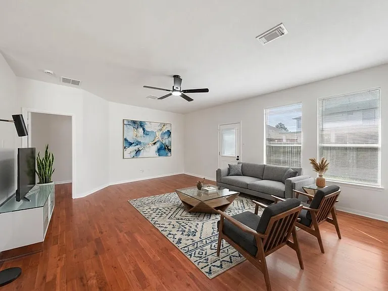 923 Shirefield Ln — Photo 13