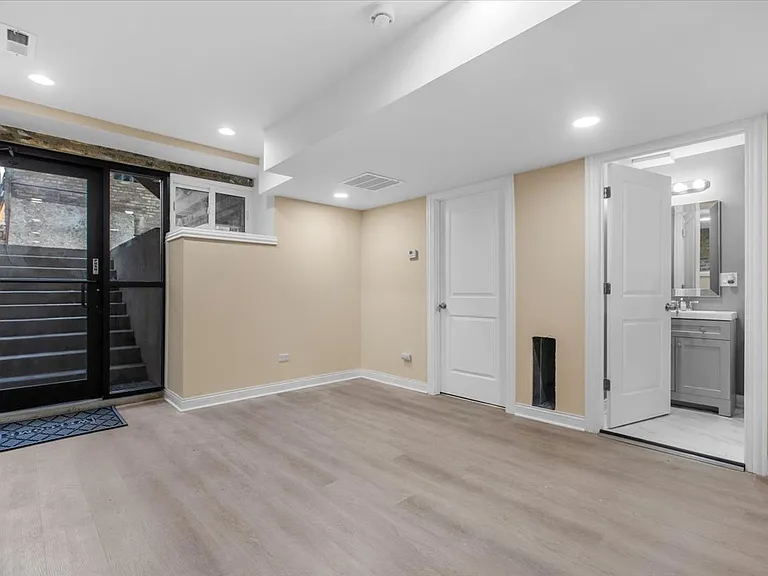 1635 N Ashland Ave #G — Photo 2