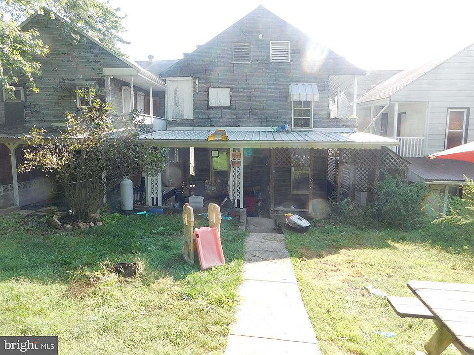 2nd image of 64 Catherine St