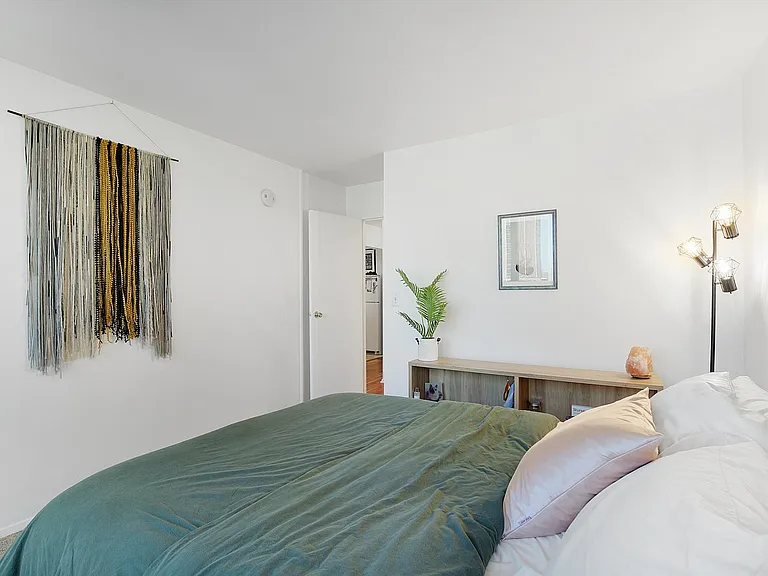88 W Schiller St #703 — Photo 16