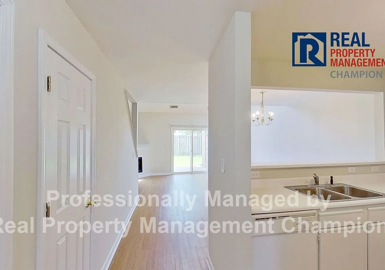 Immaculate Townhome near Monkey Junction — Photo 4