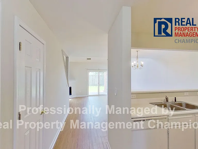 4804 S College Rd #28 — Photo 4
