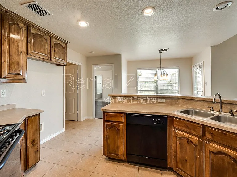 4216 Summersweet Ln — Photo 8
