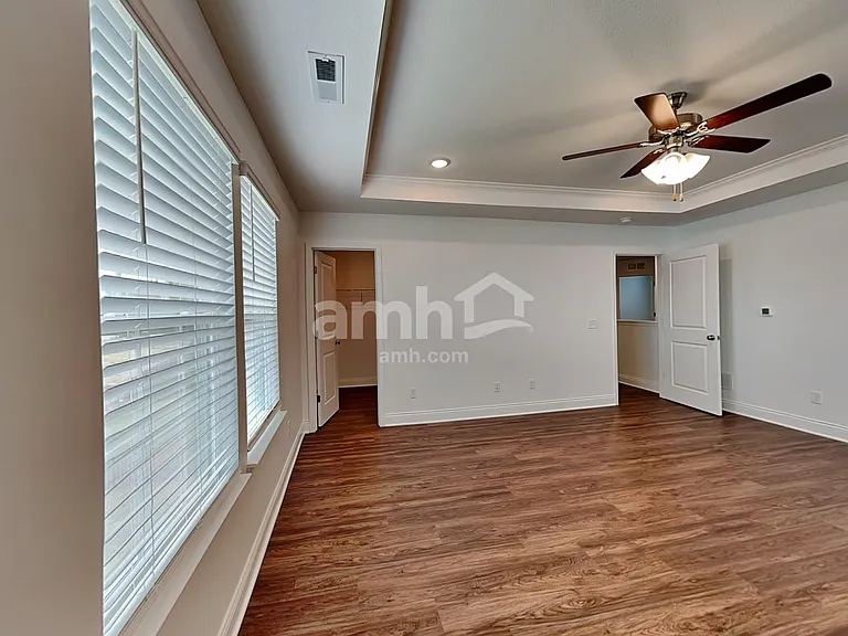 1037 Castor Dr — Photo 12