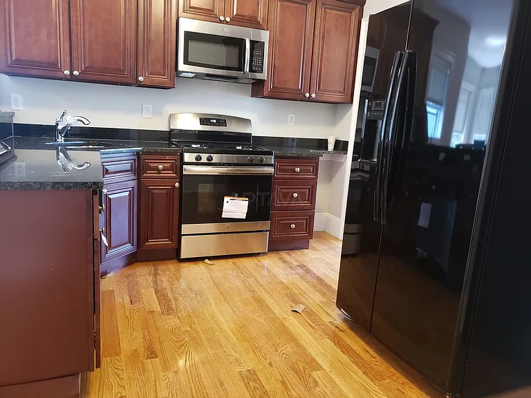 22 Barton St — Photo 12