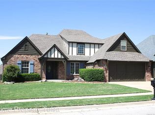 605 S Walnut St, Sallisaw, OK 74955