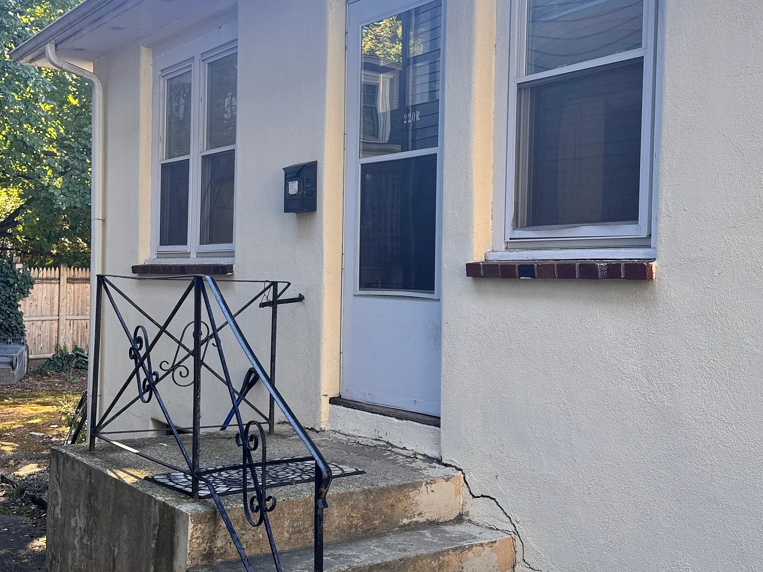 220 Hamilton St — Photo 1