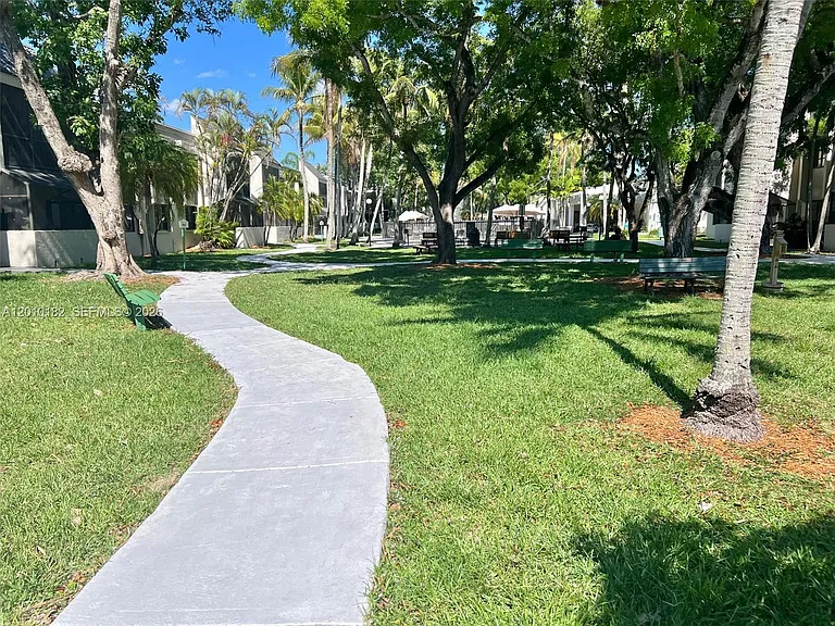 7923 SW 104th St #214-F — Photo 2