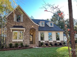 208 Bubbling Well Rd, Matthews, NC 28105