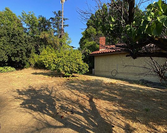4th image of 5008 White Oak Ave