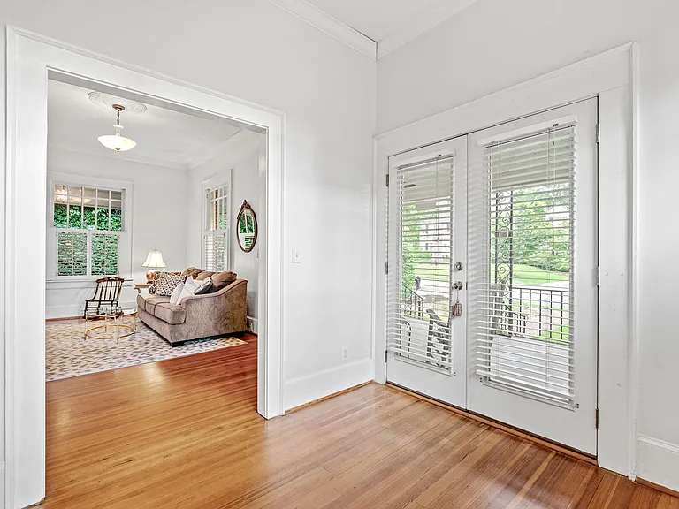 112 Capers St — Photo 8