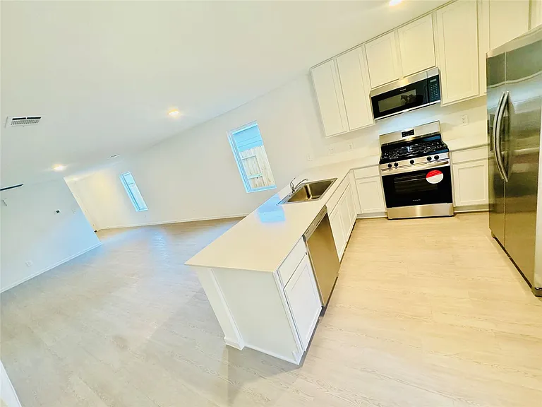 22784 Hackberry Leaf Dr — Photo 2