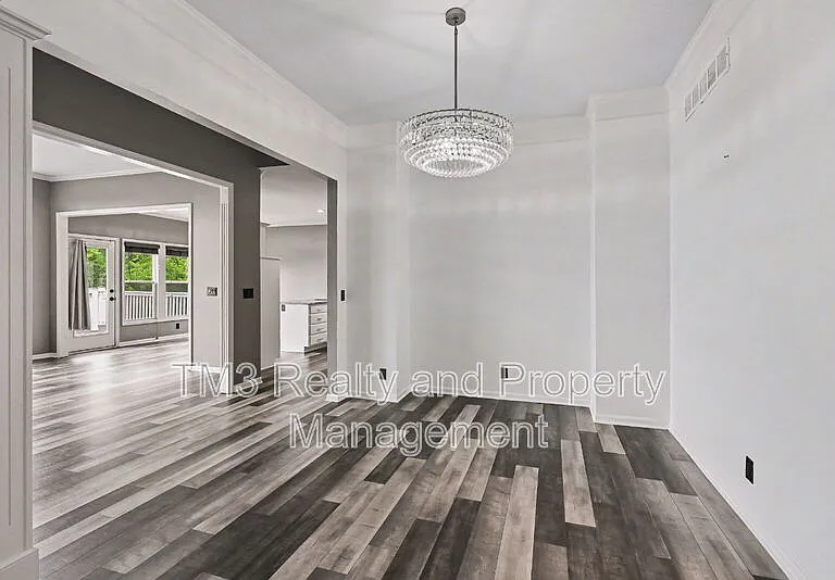 5605 NE Coral Dr — Photo 6