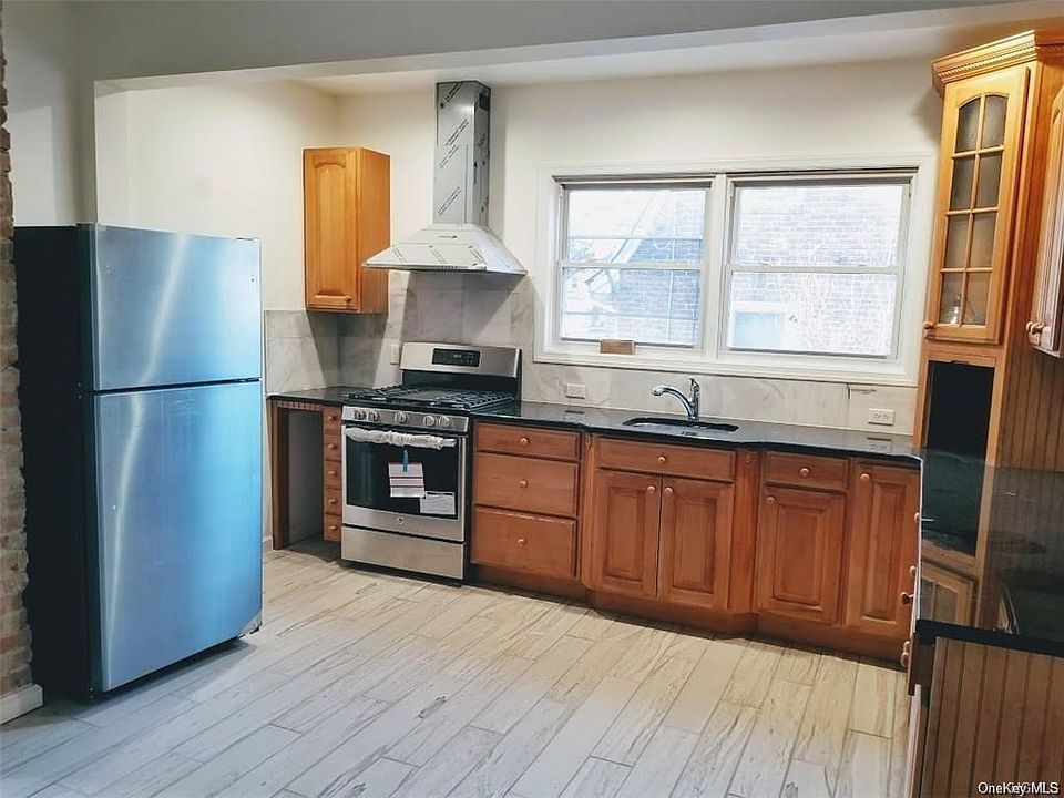 1st image of 20 Blauvelt Ave #1