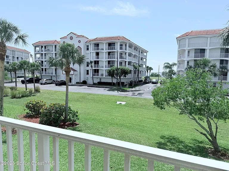 8922 Laguna Ln #201 — Photo 63