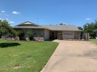 4912 Baylor Dr, Bartlesville, OK 74006