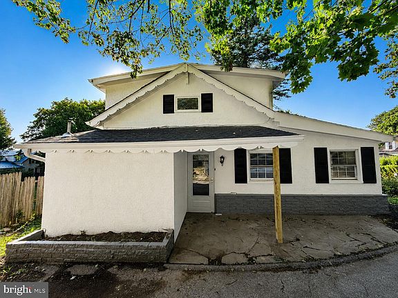 2nd image of 25509 Brooks Ave