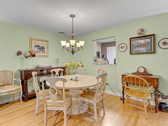 4th image of 42 Knolls Drive