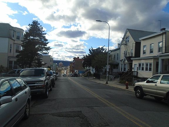 5th image of 186 Elm St