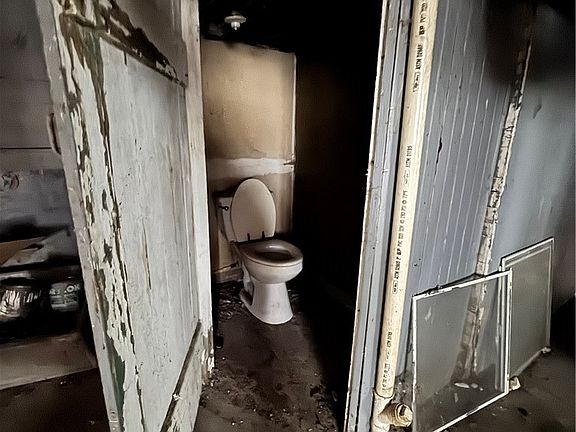5th image of 13808 Argus Ave
