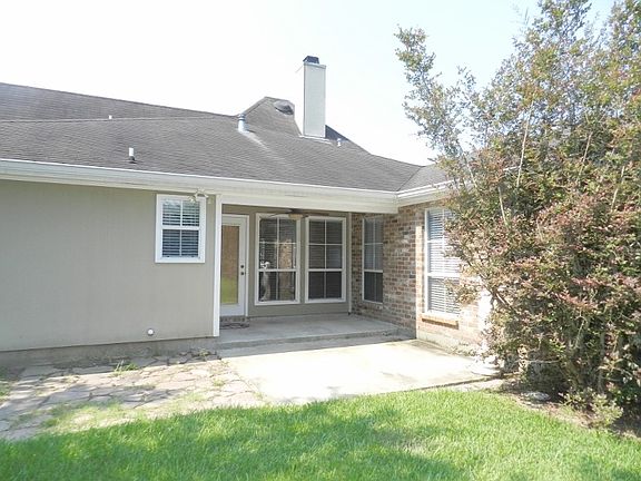 2nd image of 203 Crest Cir
