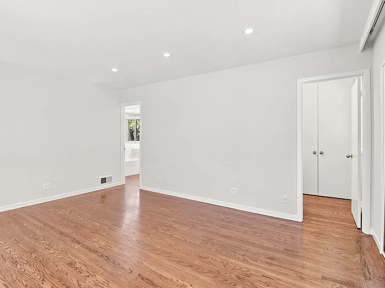 820 Eucalyptus Ave — Photo 14