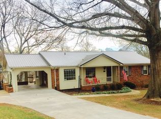 4969 Kennedy St, Hickory, NC 28602