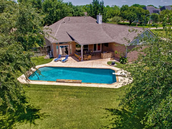 4423 Weston Dr, Weston Lakes, TX 77441