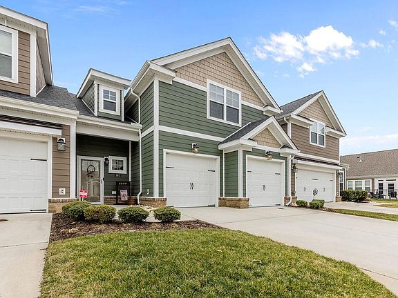 3rd image of 202 Thornwood Dr