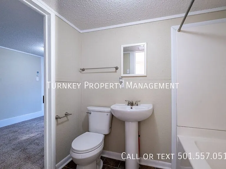 1308 W 21st St — Photo 14