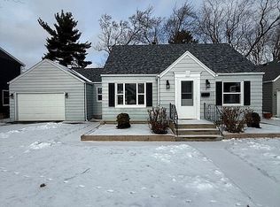 112 Pearl St, Cary, IL 60013