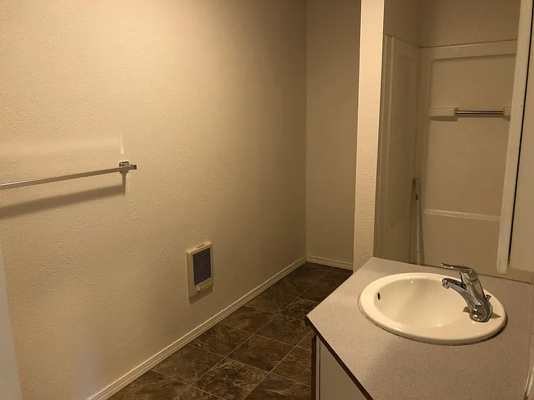 500 NE Maiden Ln #2 — Photo 7