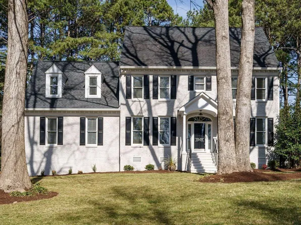 5508 Lake Edge Dr, Holly Springs, NC 27540