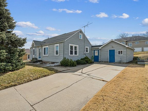 2nd image of 607 5th Ave SW